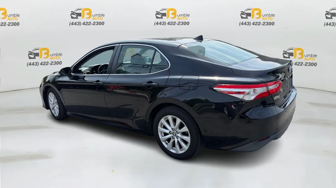 Toyota Camry photo 7