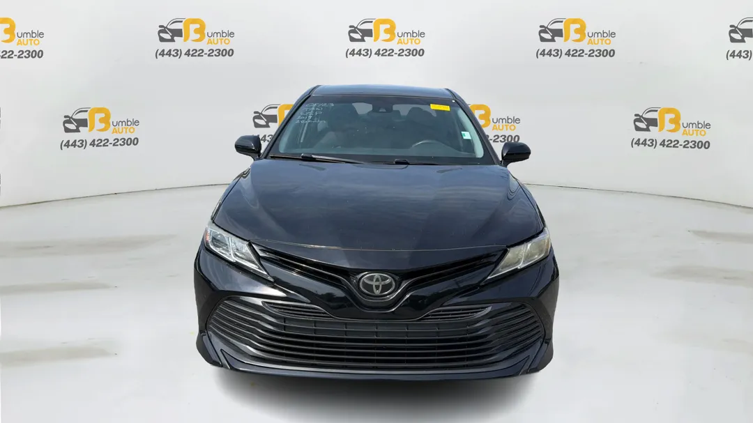 Toyota Camry photo 2