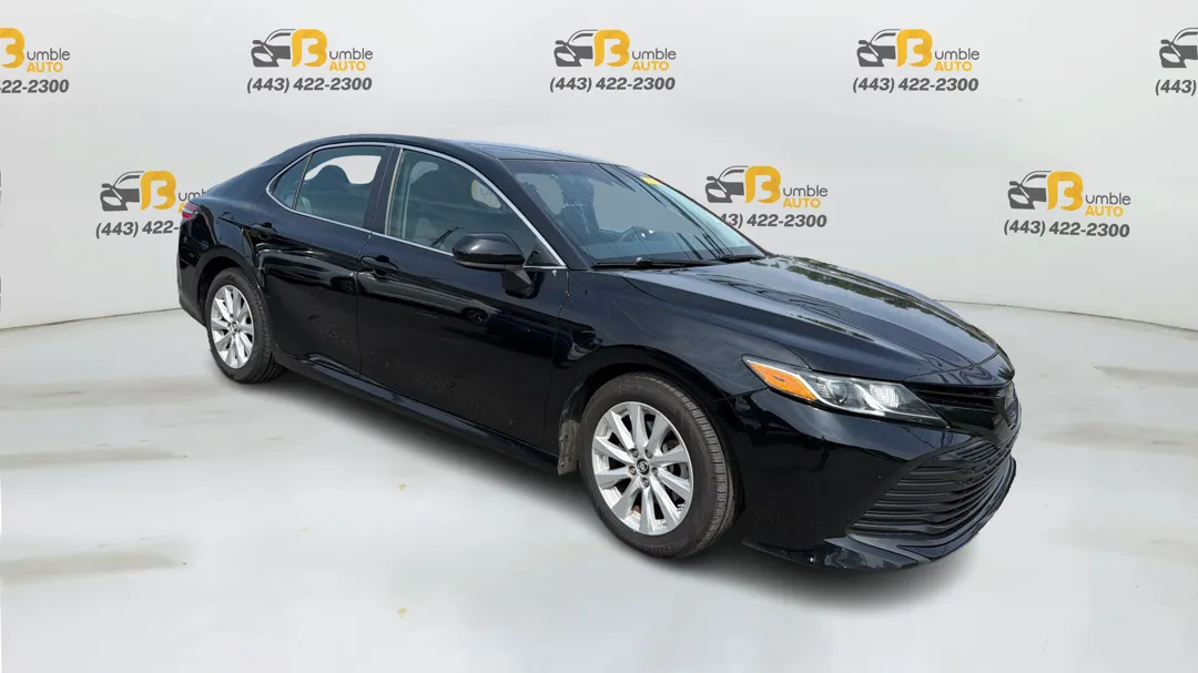 Toyota Camry photo 3