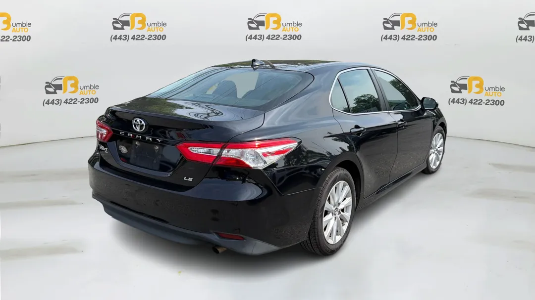 Toyota Camry photo 5