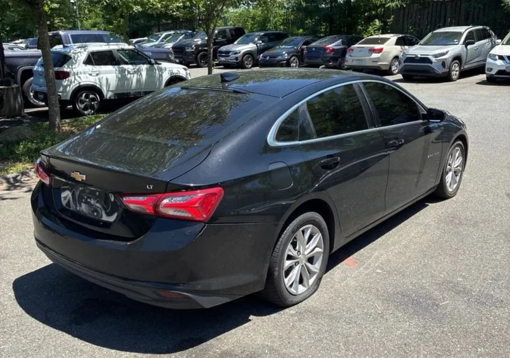 Chevrolet Malibu photo 3