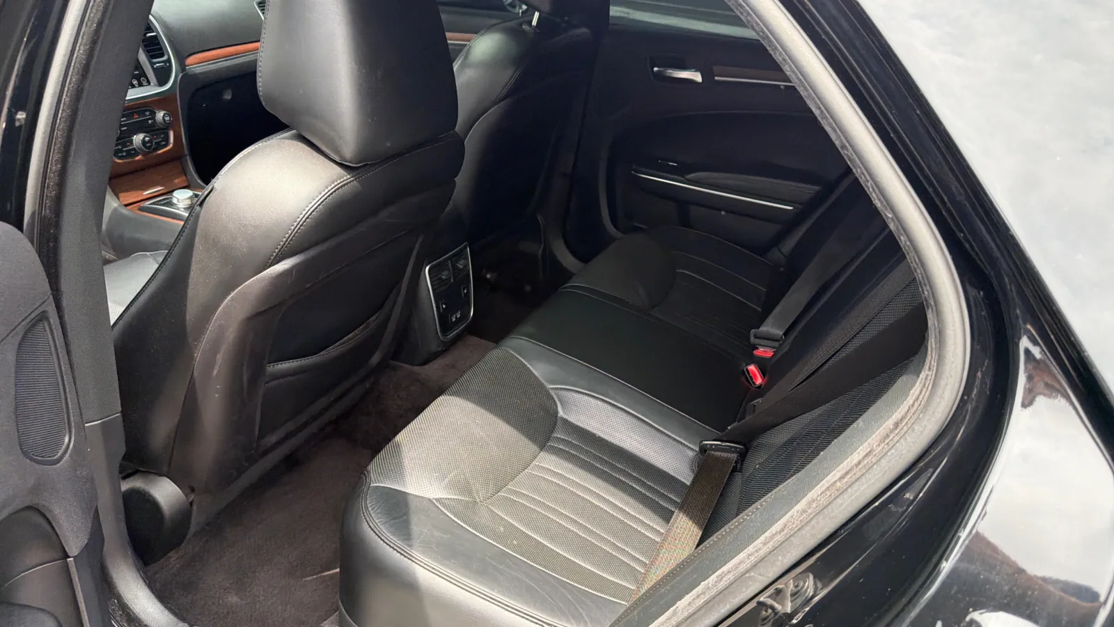 Chrysler 300 photo 10