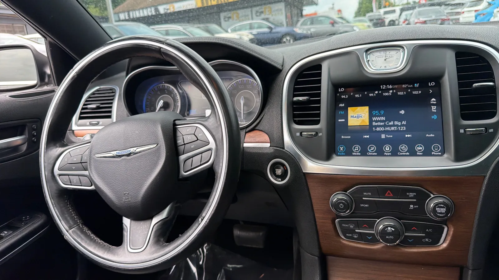 Chrysler 300 photo 25