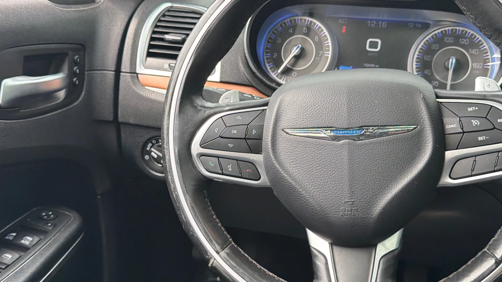 Chrysler 300 photo 27