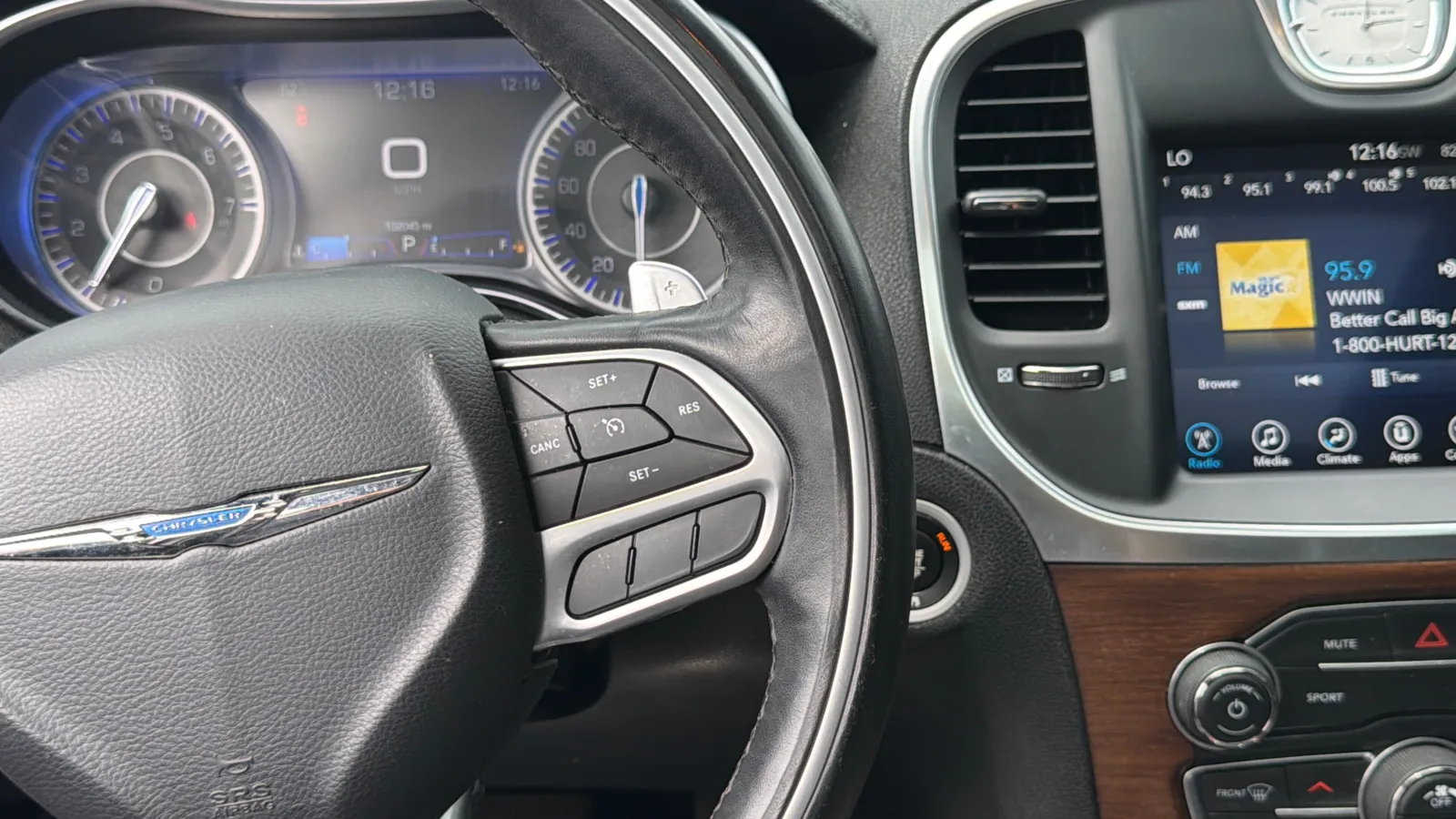 Chrysler 300 photo 28