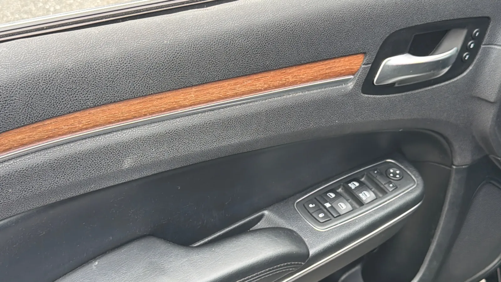 Chrysler 300 photo 21