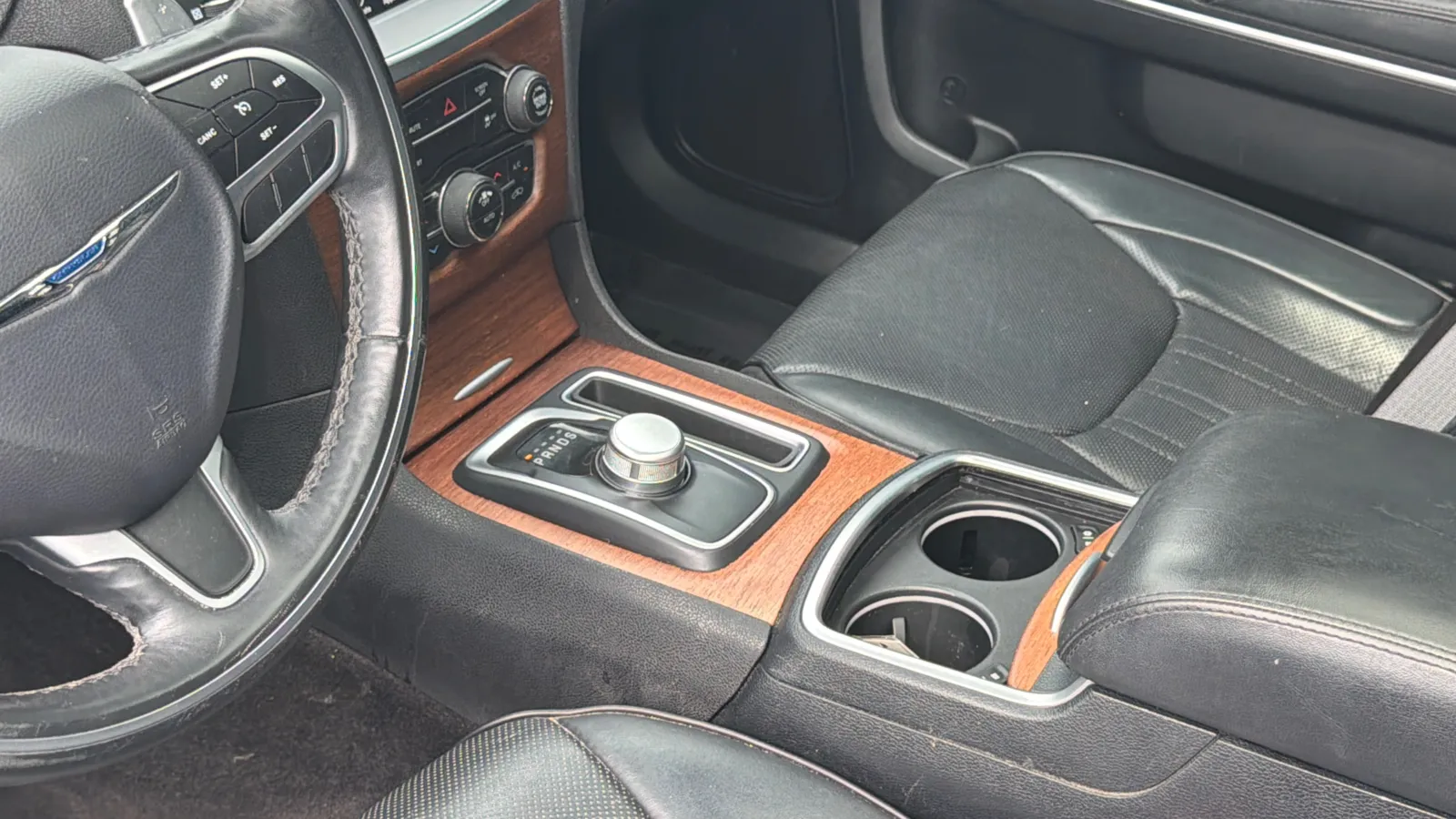 Chrysler 300 photo 29