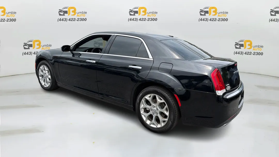 Chrysler 300 photo 7