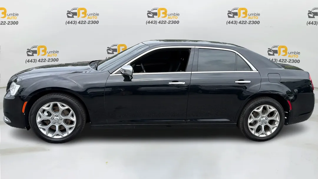 Chrysler 300 photo 8