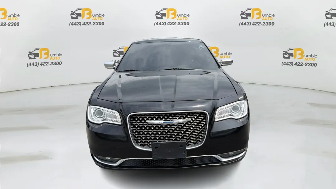 Chrysler 300 photo 2