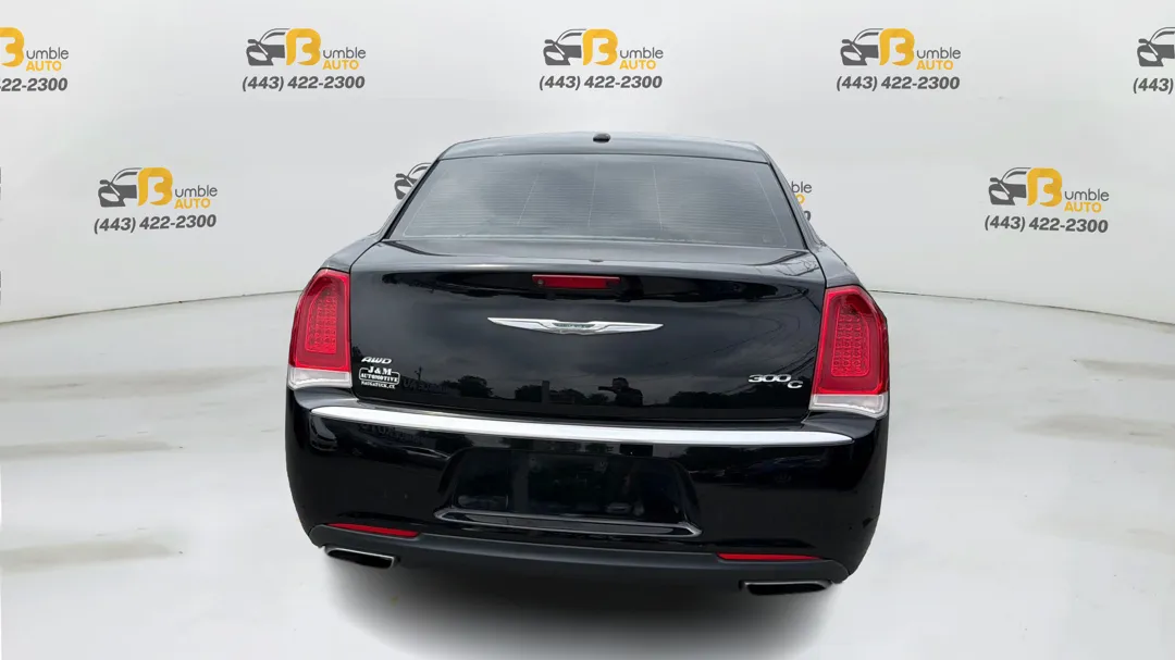 Chrysler 300 photo 6