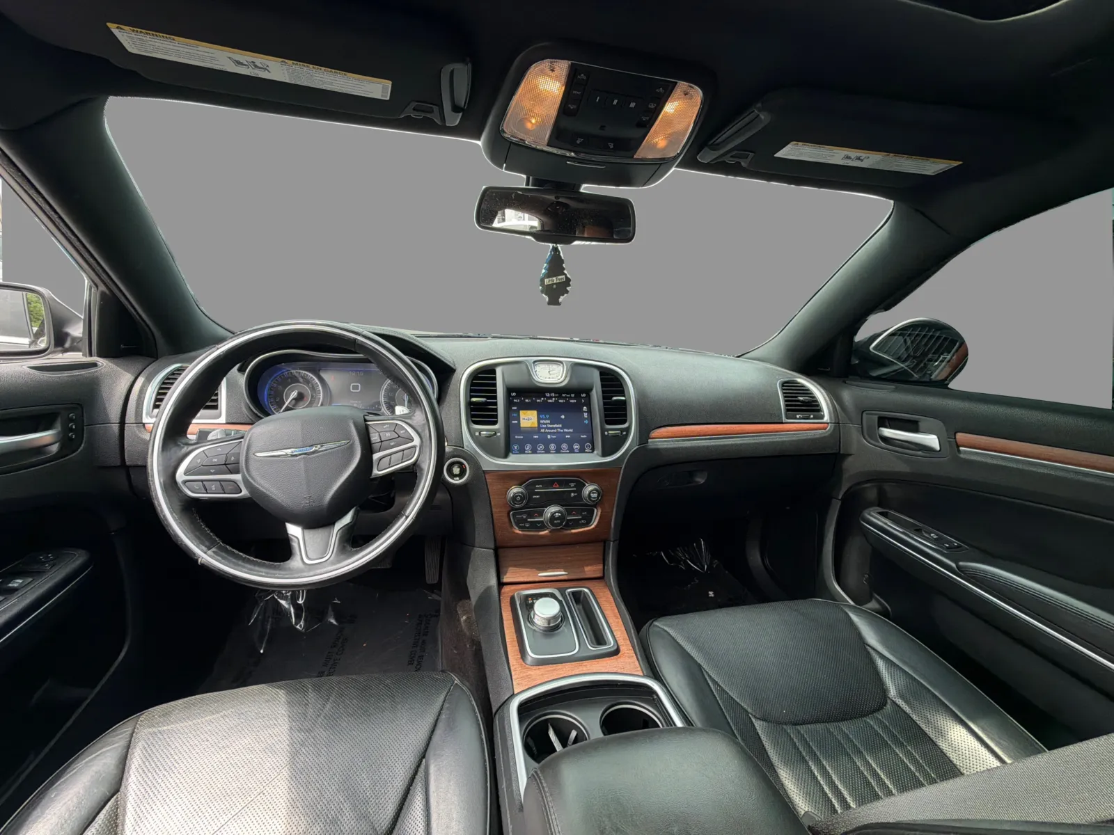 Chrysler 300 photo 23