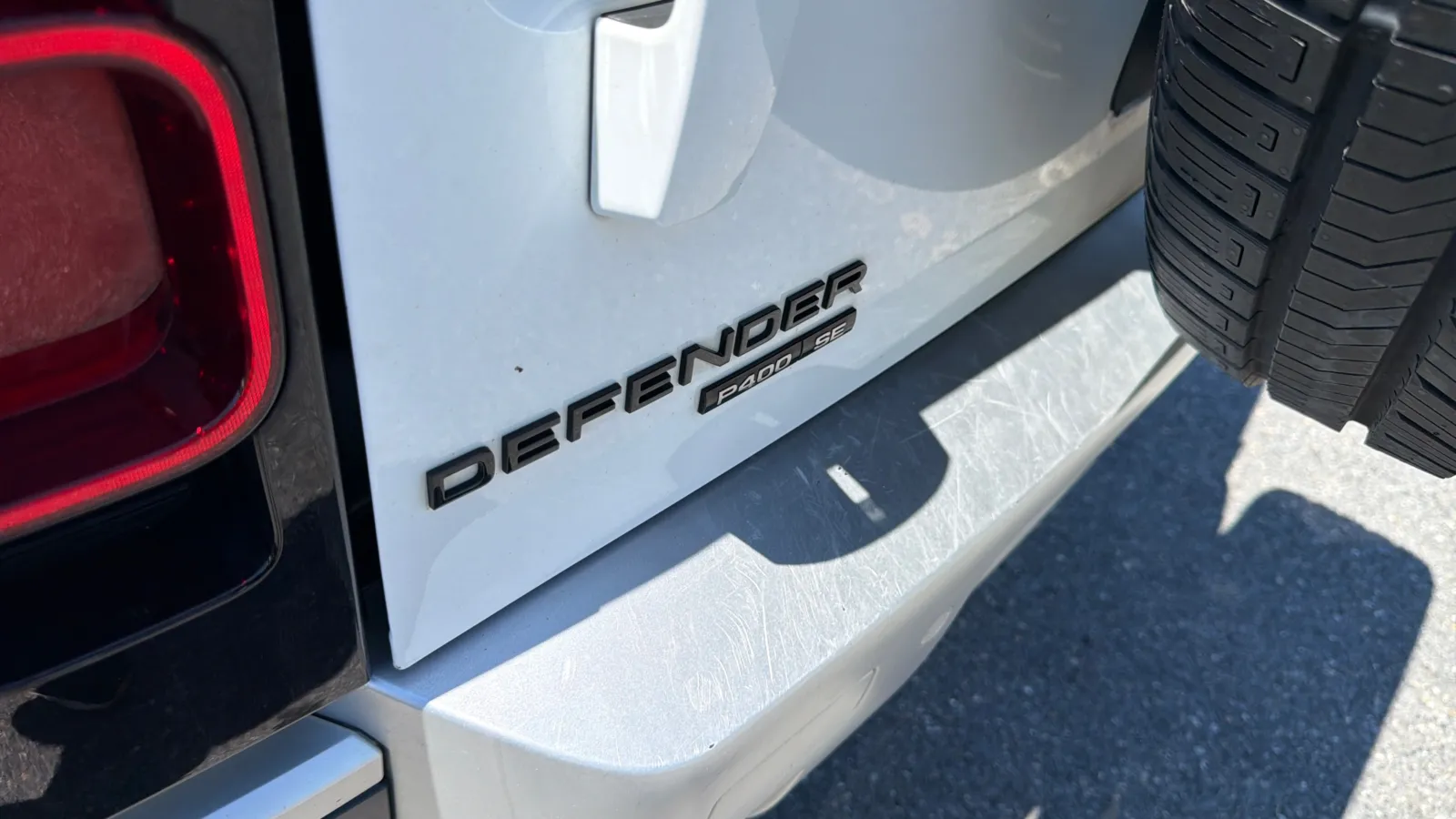 Land Rover Defender photo 14