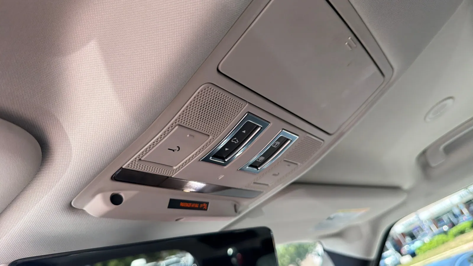 Land Rover Defender photo 18