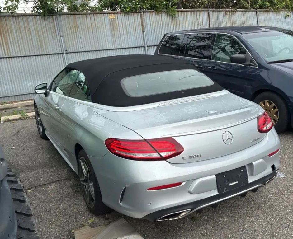 Mercedes-Benz C-Class photo 2