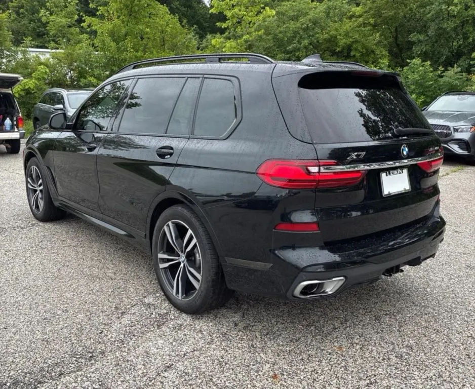 BMW X7 photo 2