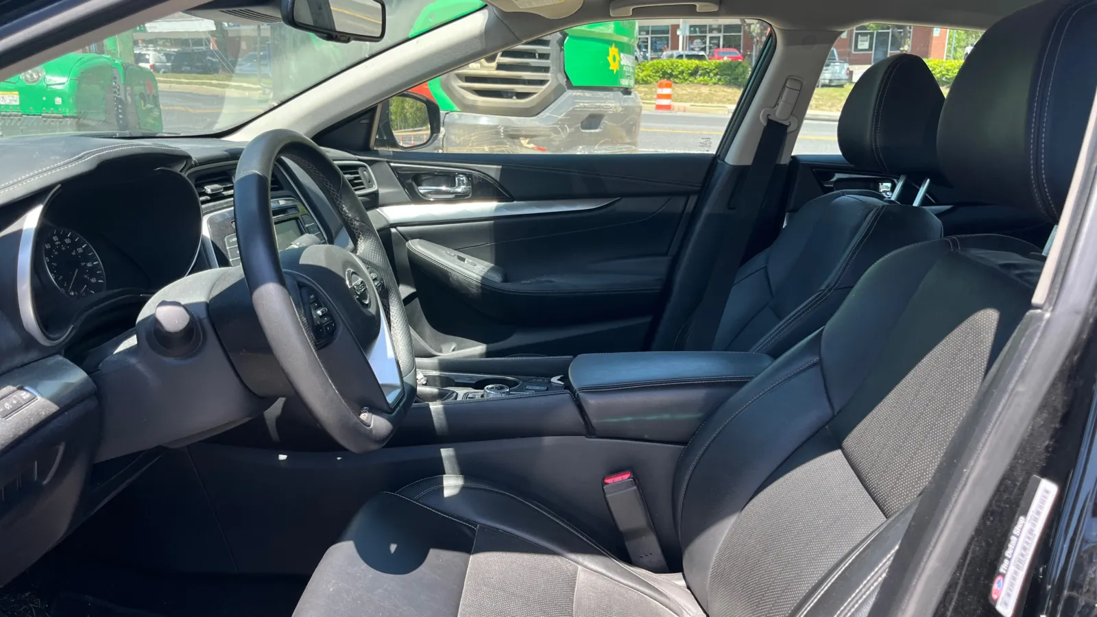 Nissan Maxima photo 9