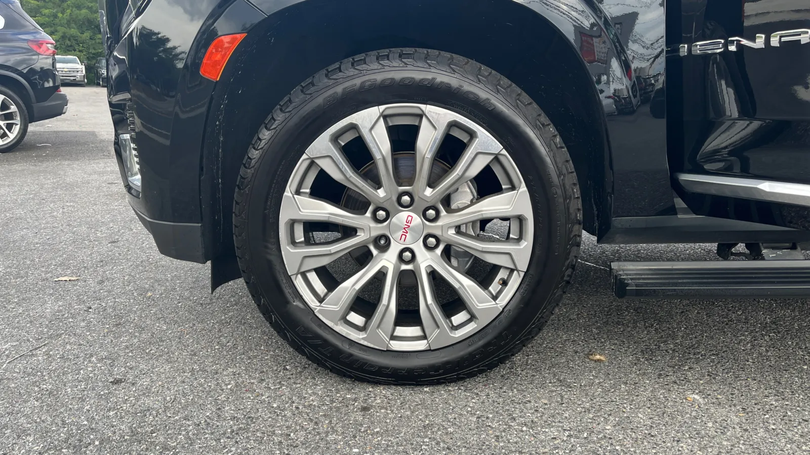GMC Yukon XL photo 15