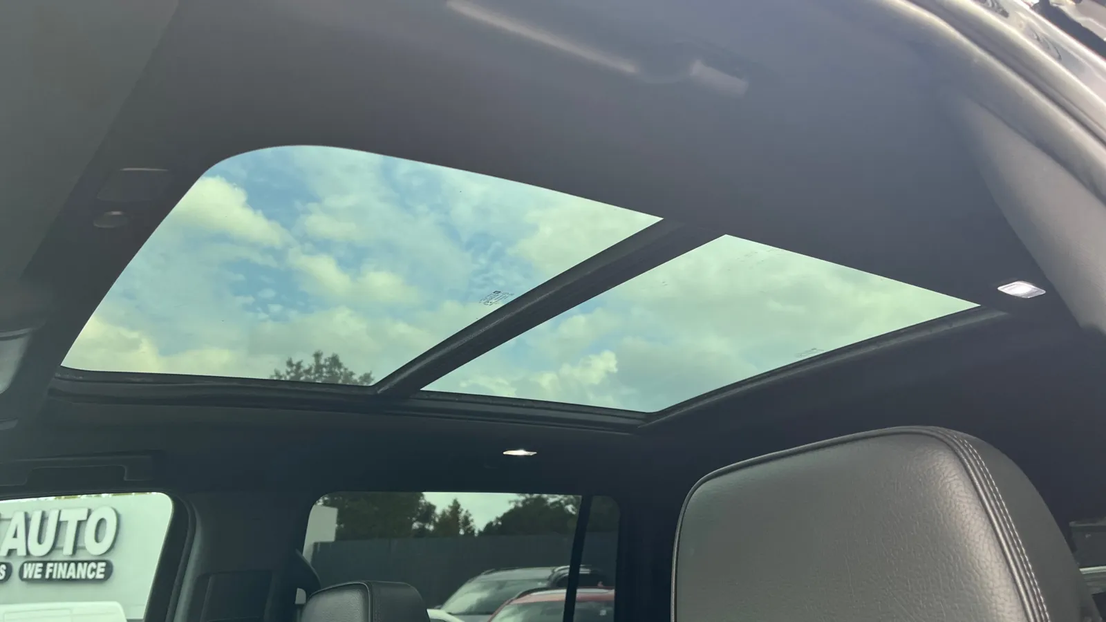 GMC Yukon XL photo 23