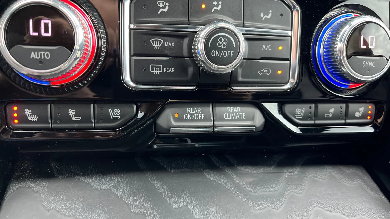 GMC Yukon XL photo 31