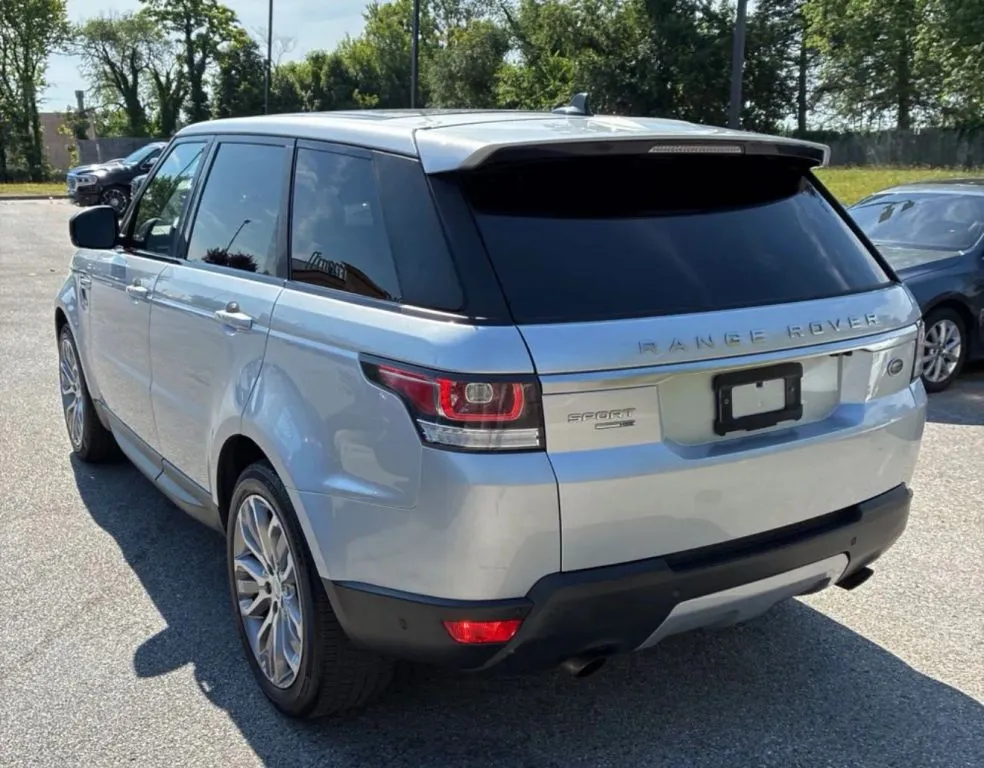 Land Rover Range Rover Sport photo 2