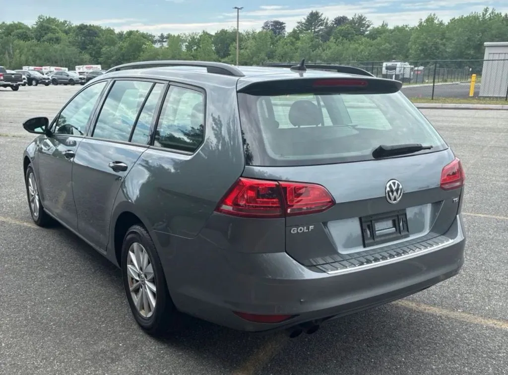 Volkswagen Golf SportWagen photo 2