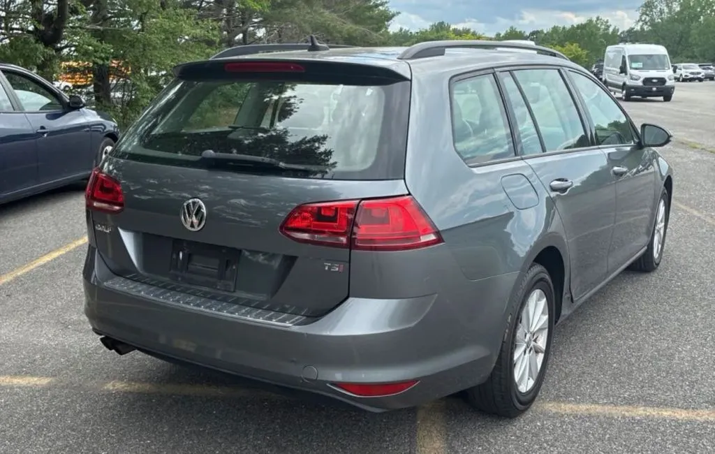 Volkswagen Golf SportWagen photo 3