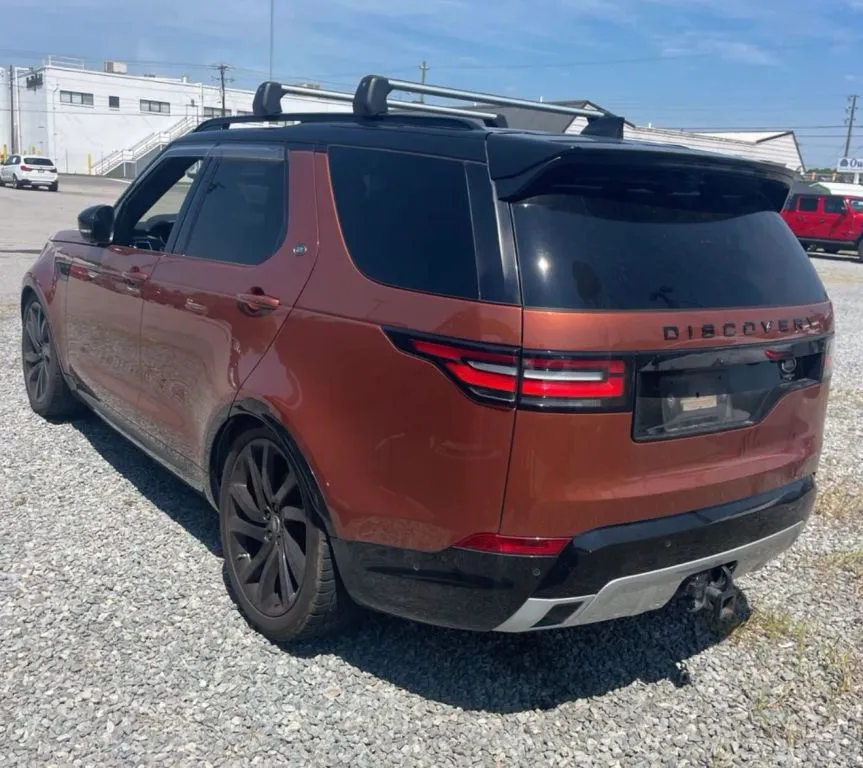 Land Rover Discovery photo 2