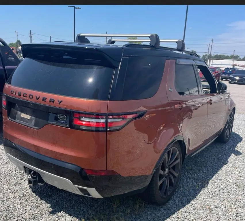 Land Rover Discovery photo 3