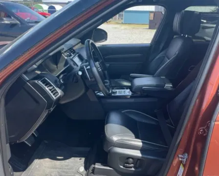 More photos of 2019 Land Rover Discovery HSE Luxury Sport Utility 4D at Bumble Auto - Elkridge, MD