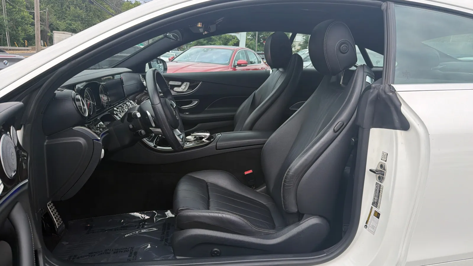 Mercedes-Benz E-Class photo 9