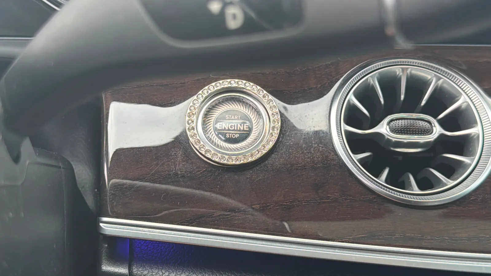 Mercedes-Benz E-Class photo 26