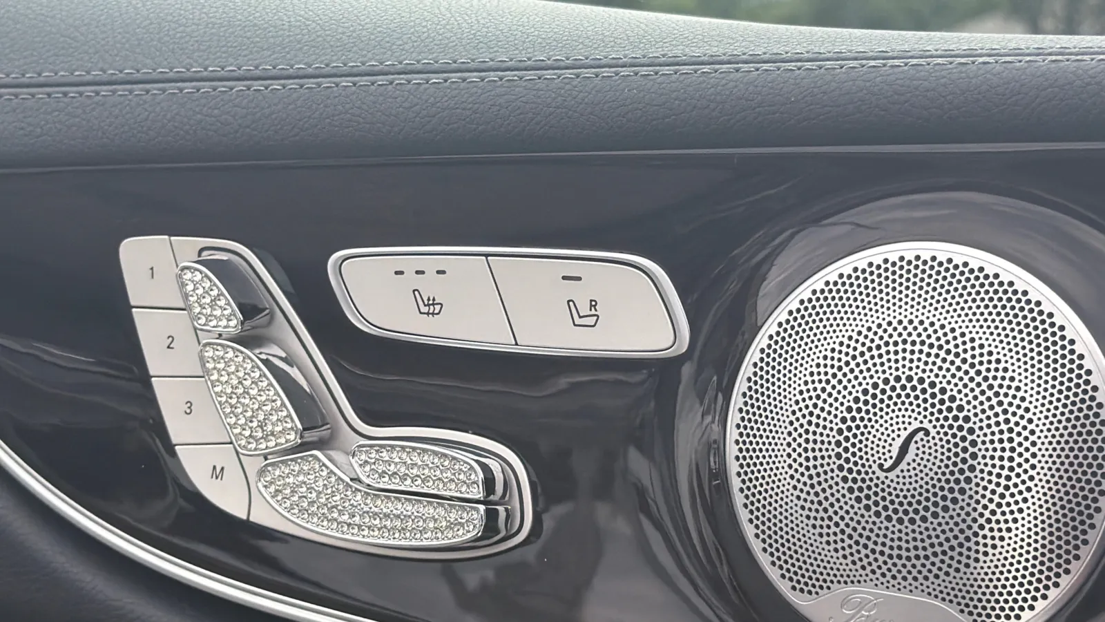 Mercedes-Benz E-Class photo 29