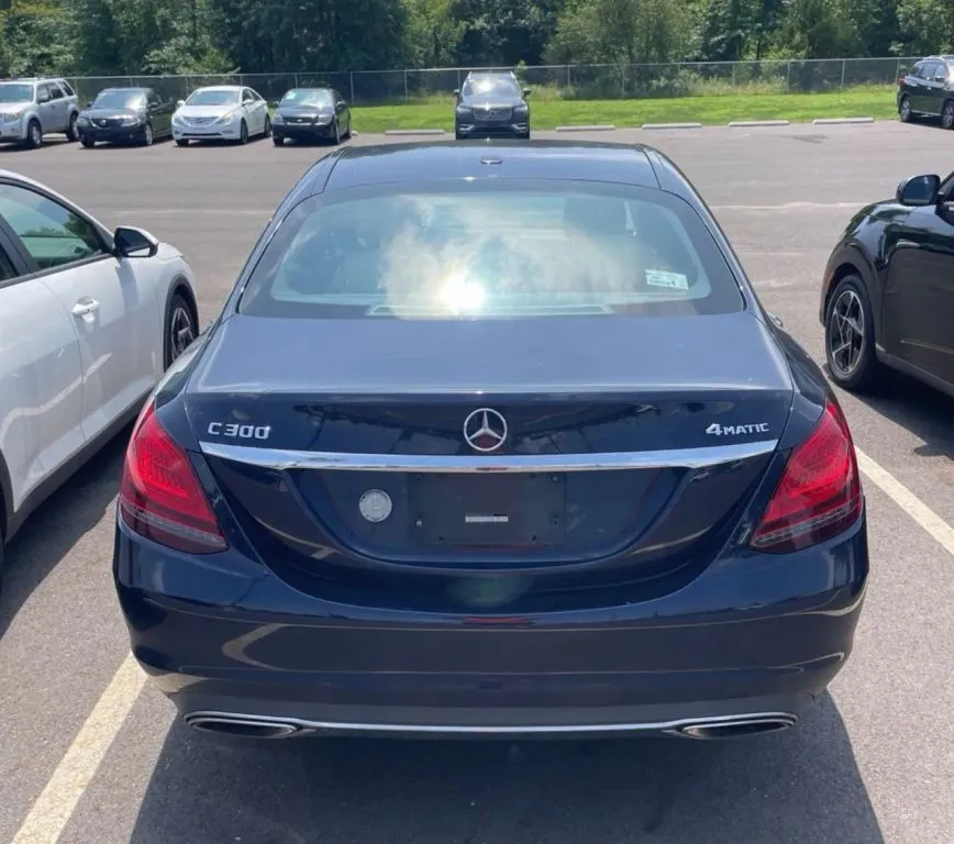 Mercedes-Benz C-Class photo 2
