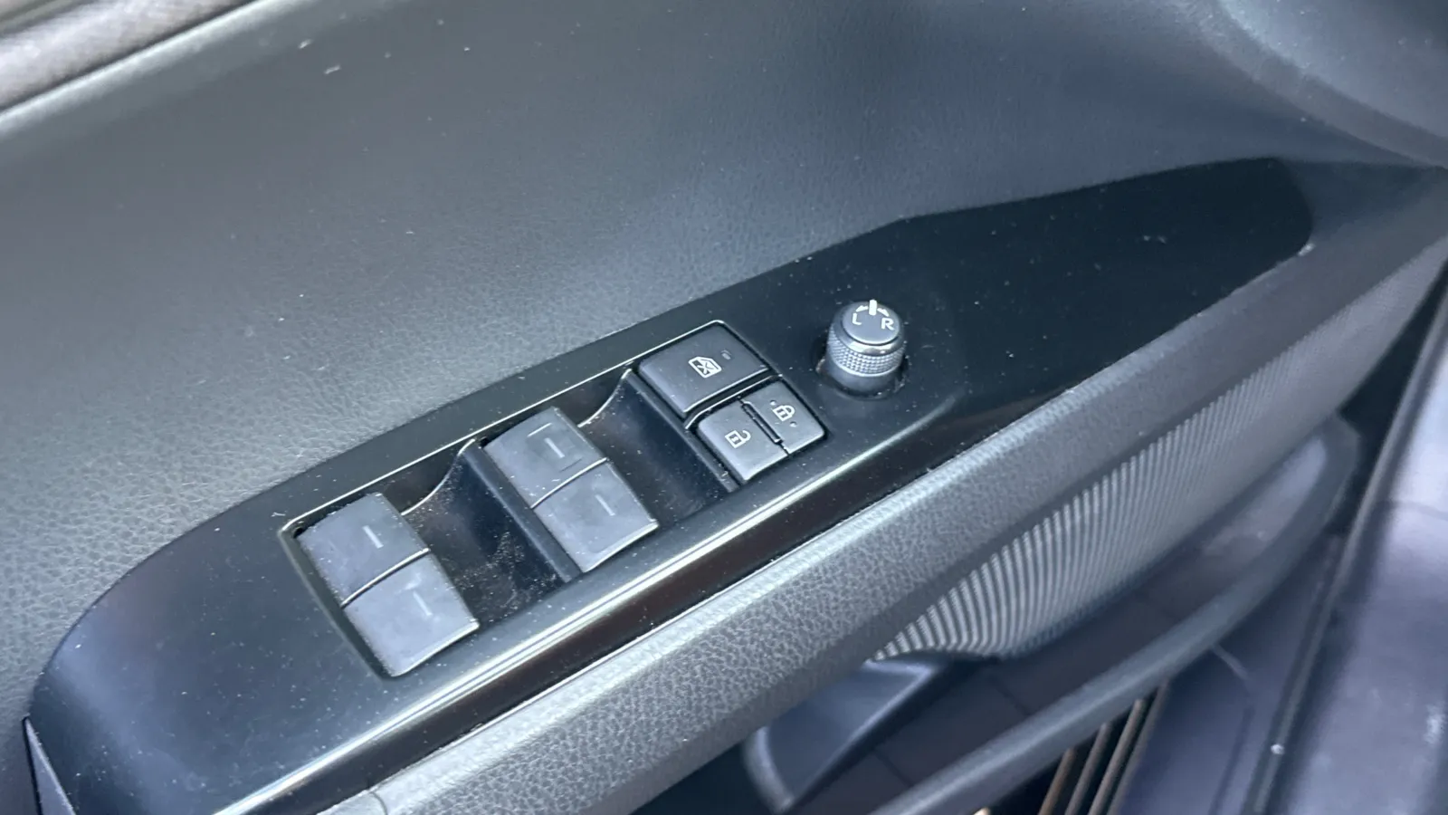 Toyota Camry photo 19