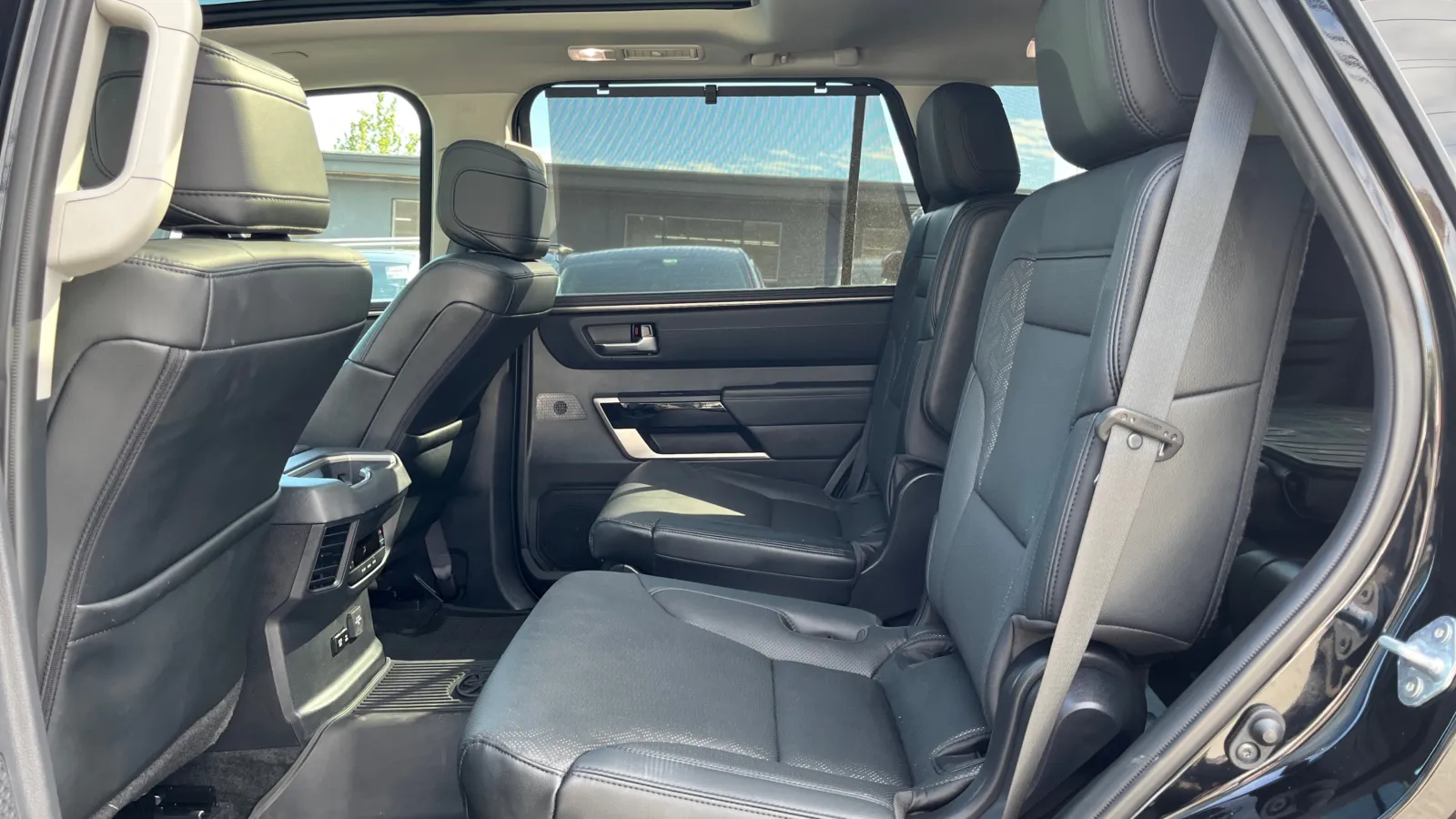 Toyota Sequoia photo 10