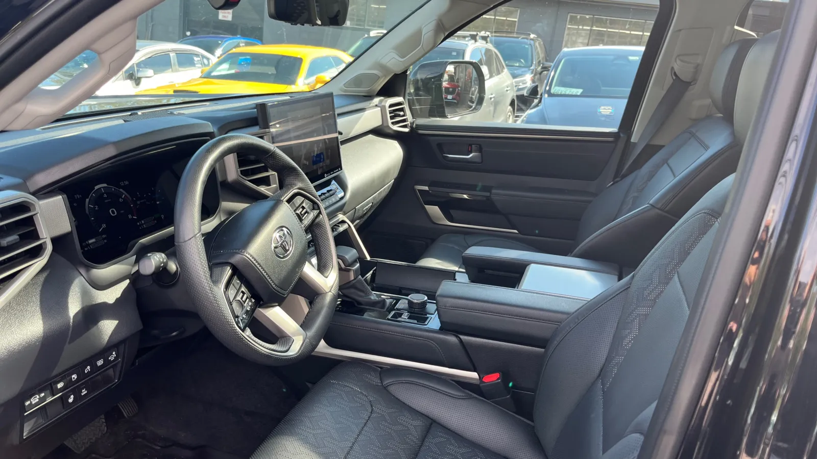Toyota Sequoia photo 17