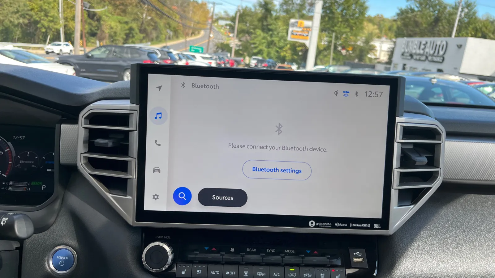 Toyota Sequoia photo 18