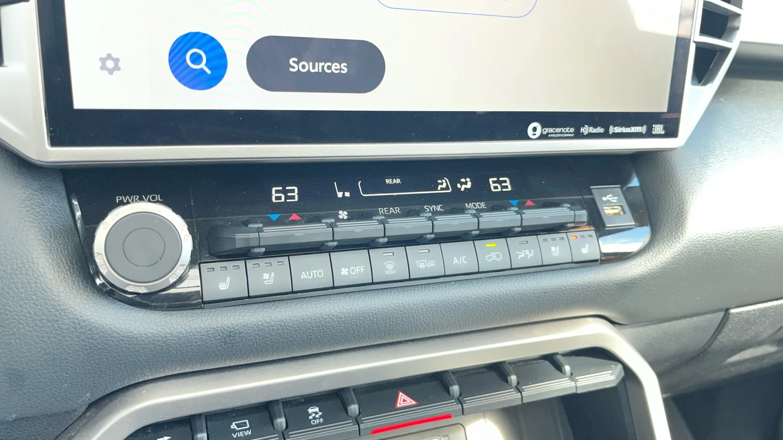 Toyota Sequoia photo 25