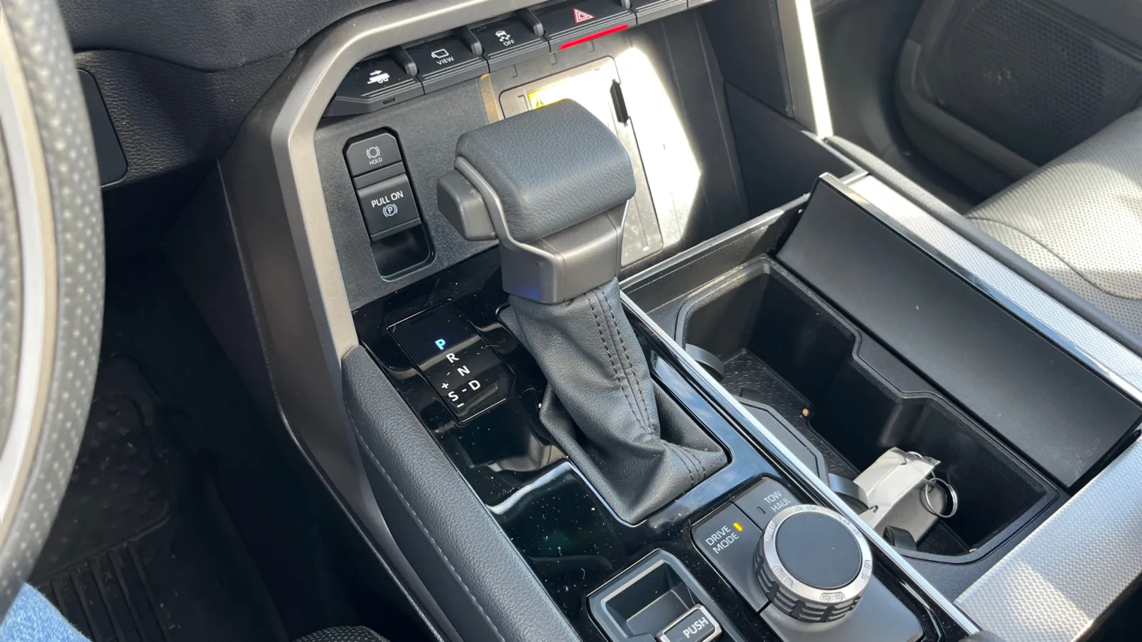 Toyota Sequoia photo 29