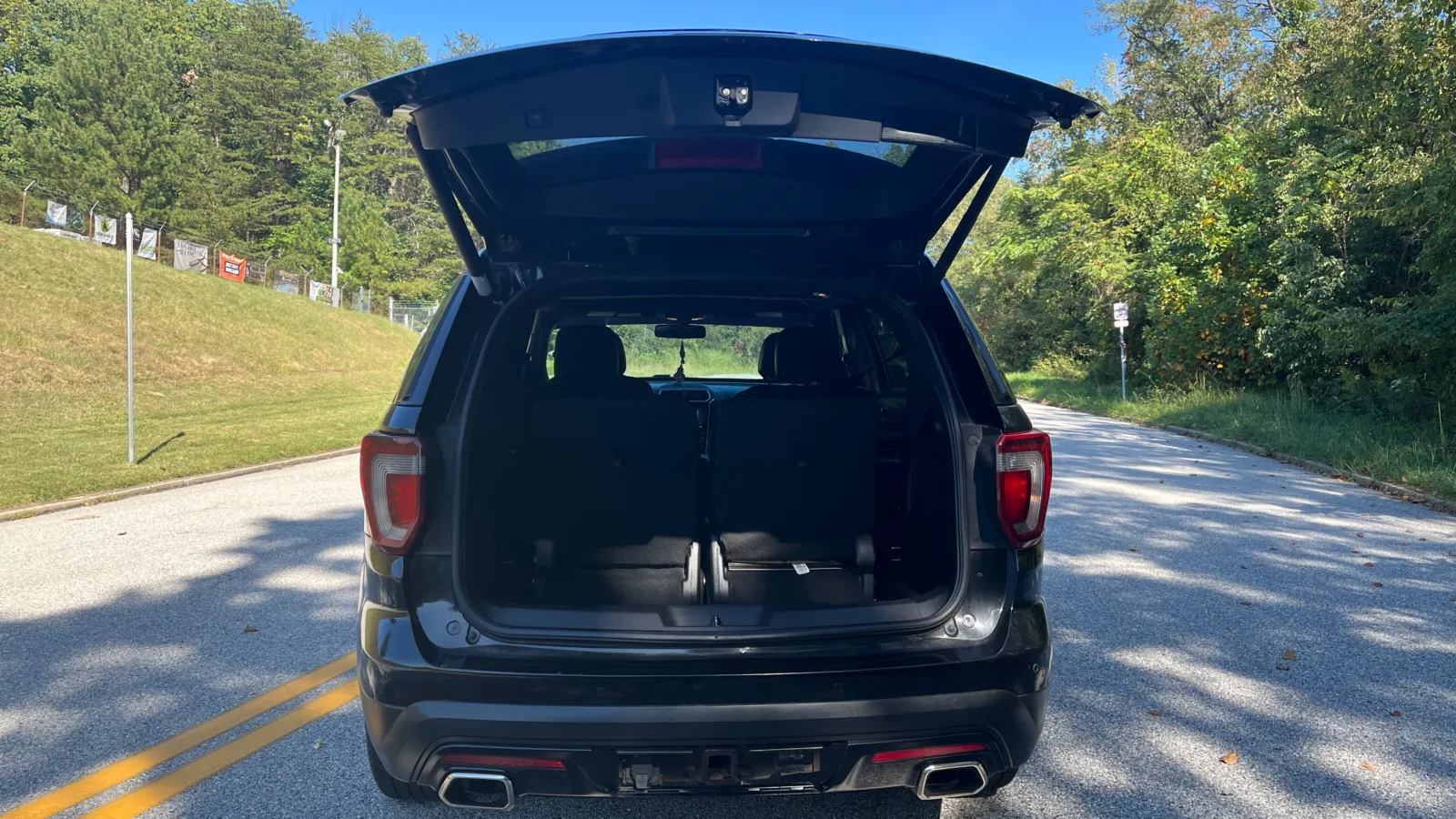 Ford Explorer photo 12