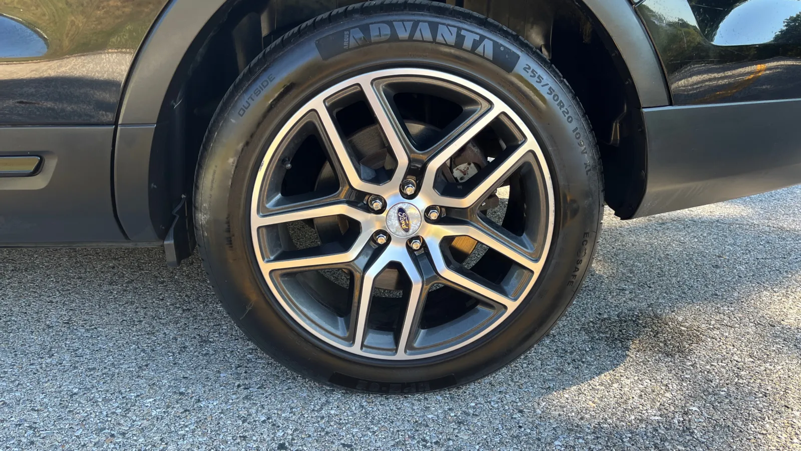 Ford Explorer photo 15