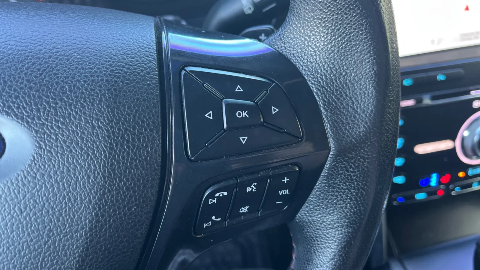 Ford Explorer photo 29