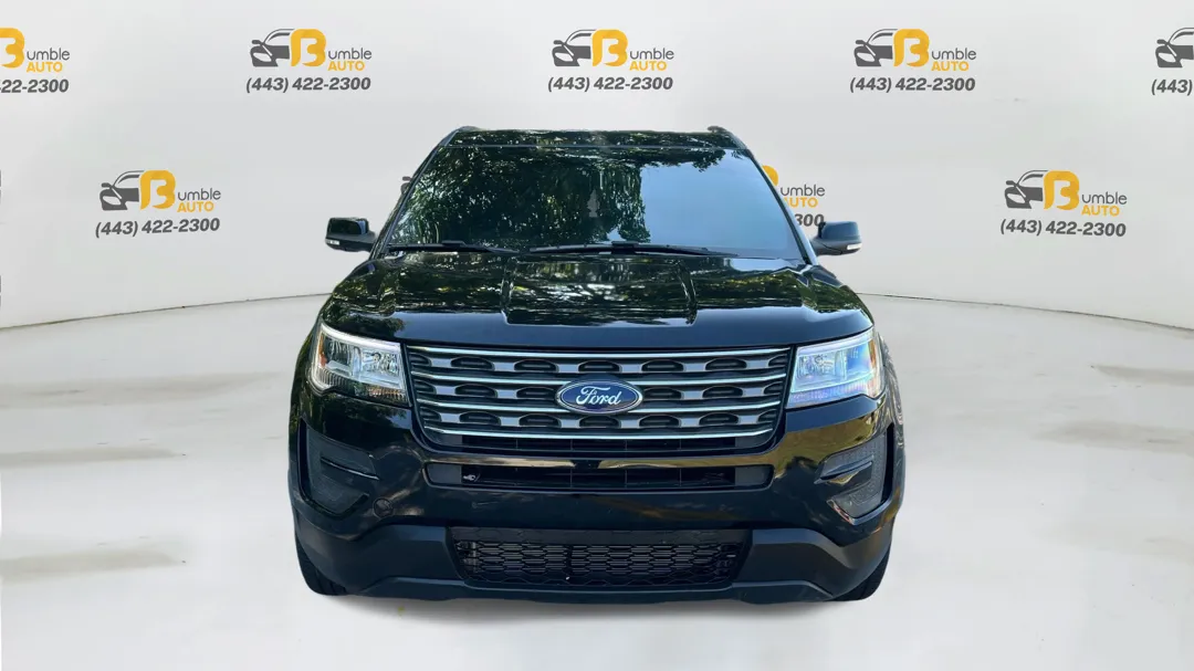 Ford Explorer photo 2