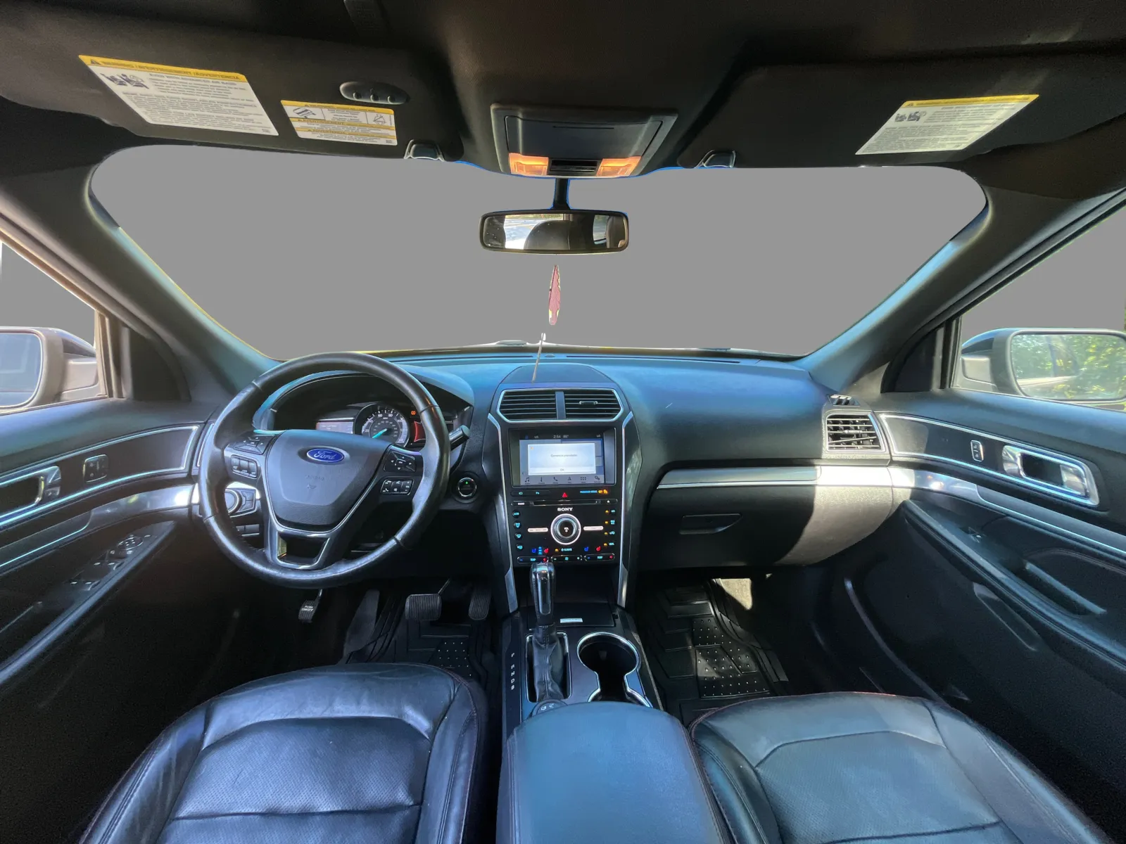 Ford Explorer photo 24