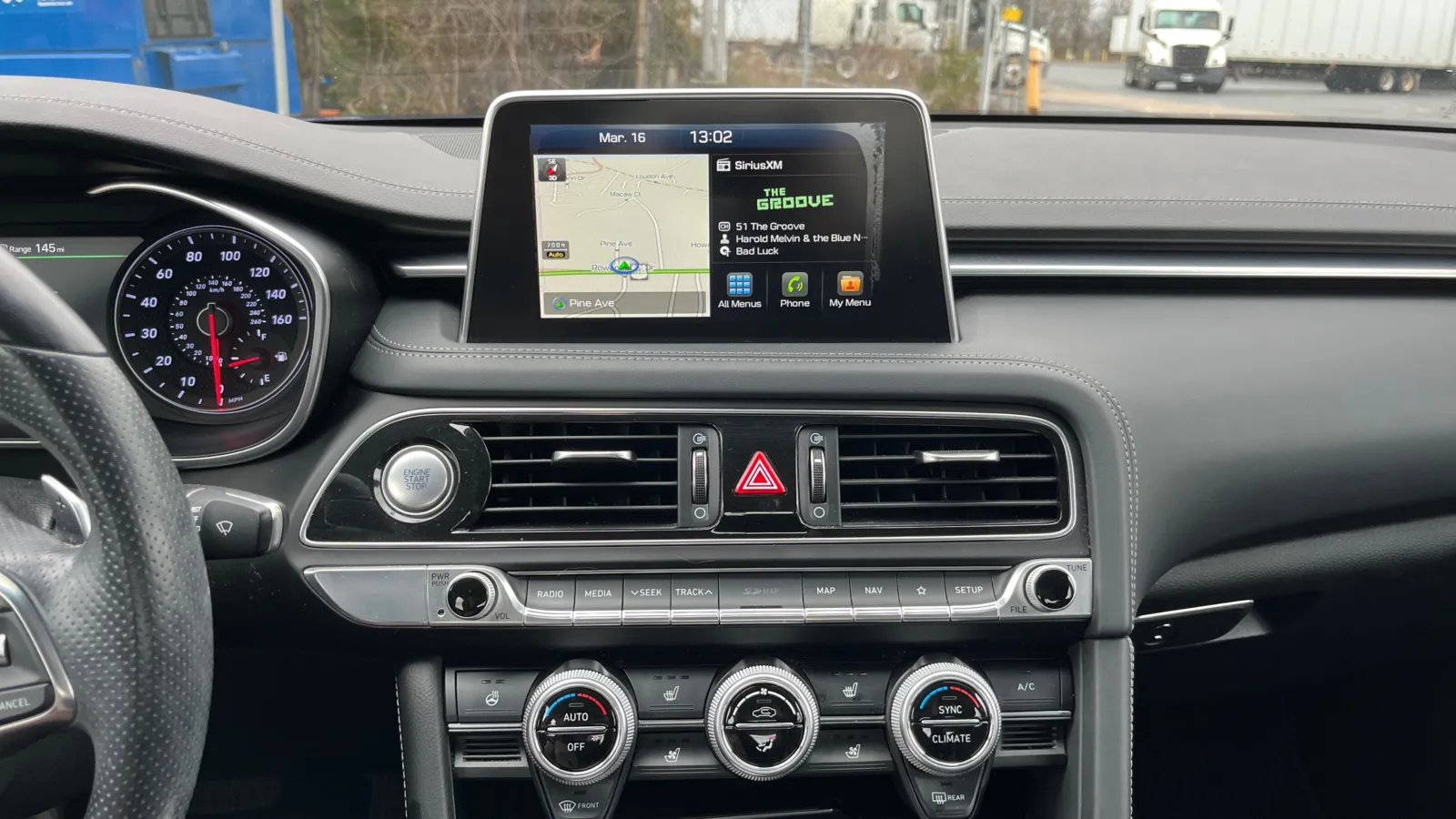Genesis G70 photo 16
