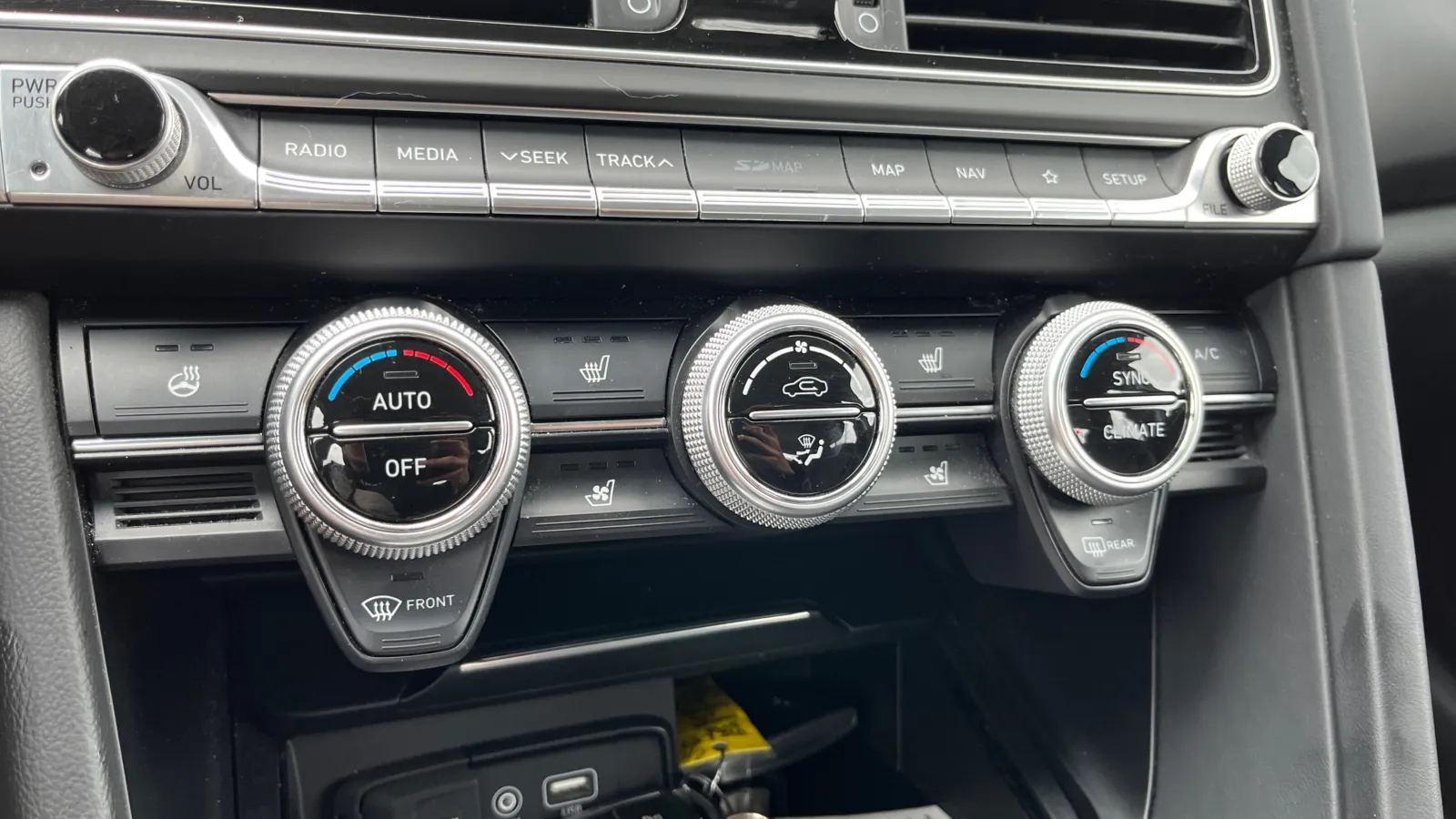 Genesis G70 photo 23