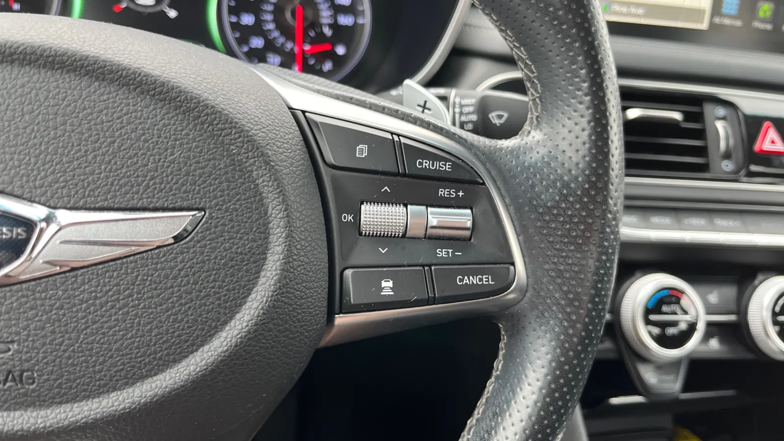 Genesis G70 photo 26