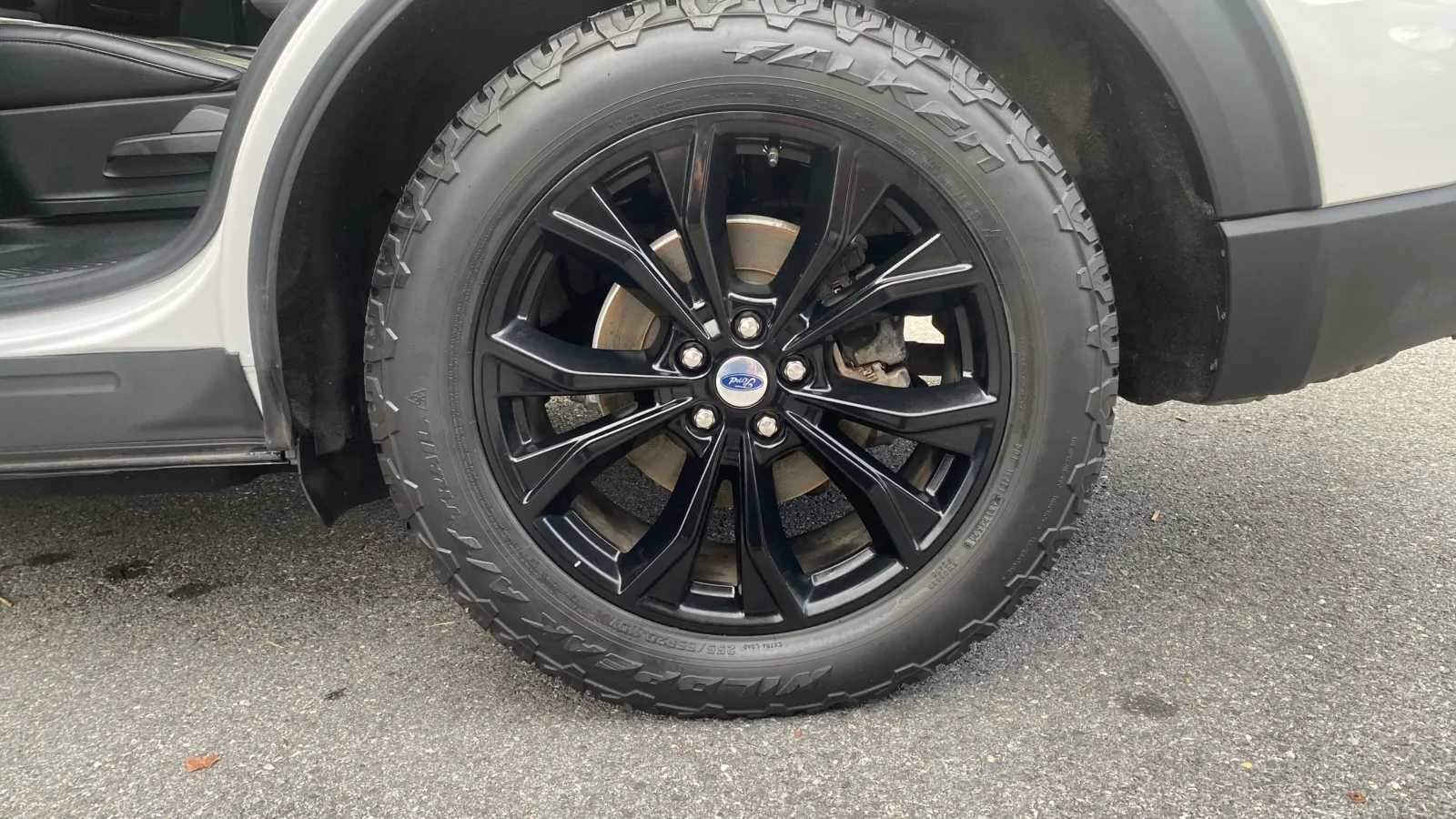 Ford Explorer photo 15