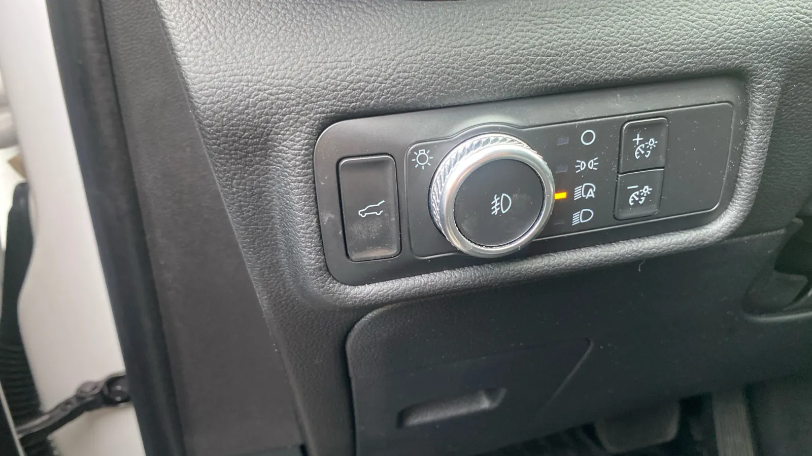 Ford Explorer photo 17
